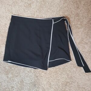 Diane Von Furstenberg x Target Side Wrap Mini Skort Black With White Trim Medium